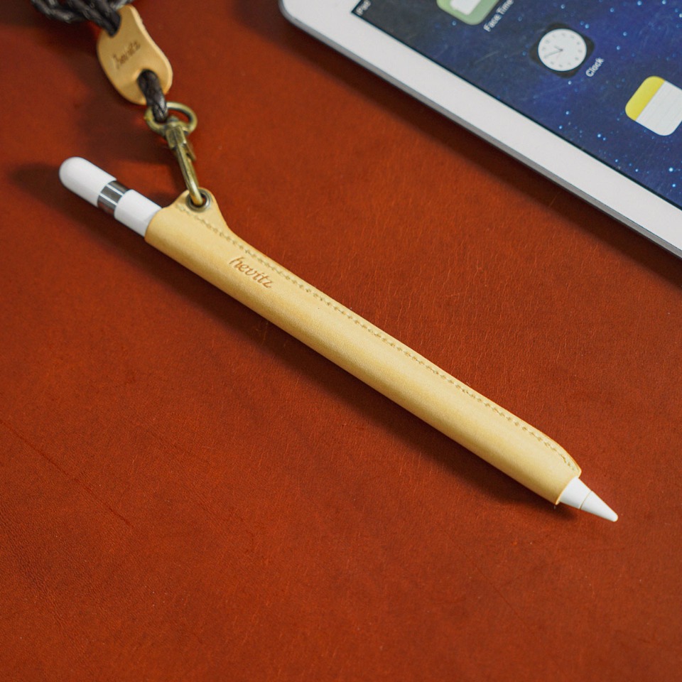 가죽공방 헤비츠 : Hevitz 5228 애플펜슬(1세대) 그립 [베지터블레더]Apple Pencil Grip